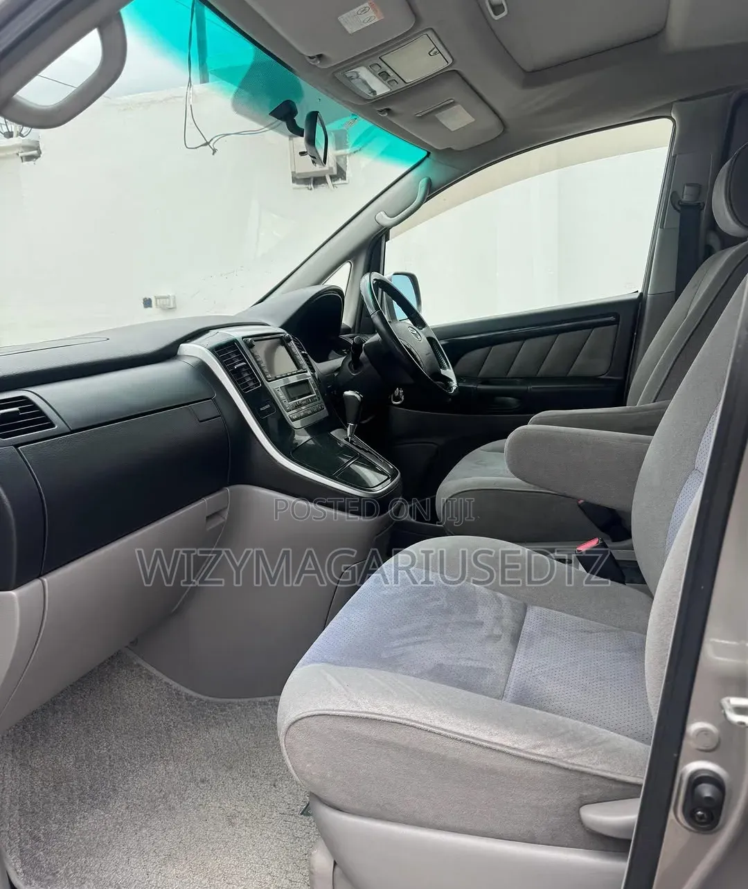 Toyota Alphard 2004 Silver