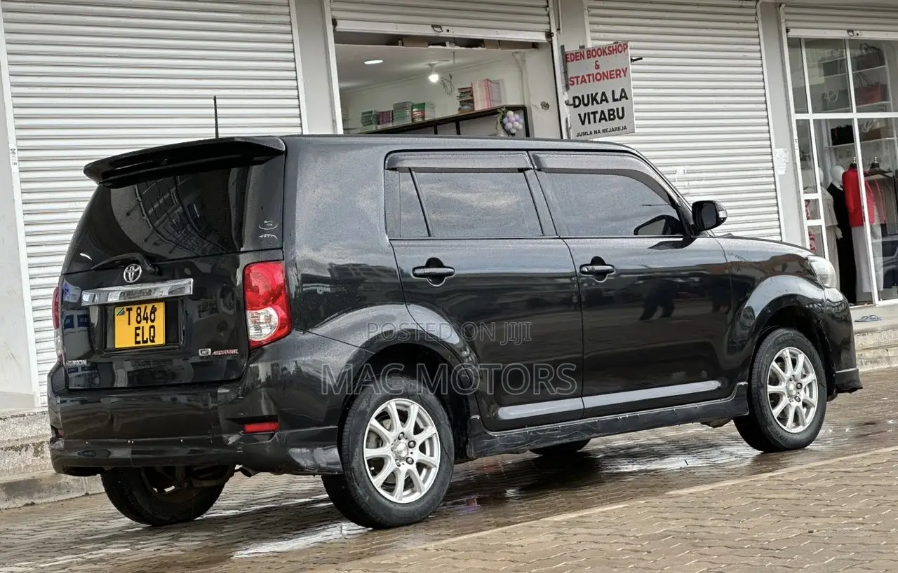 Toyota Corolla Rumion 2009 Black