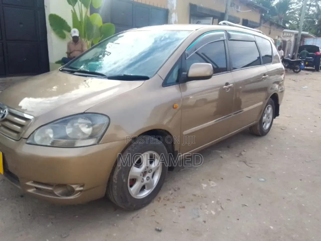 Toyota Crown 2006 Gold
