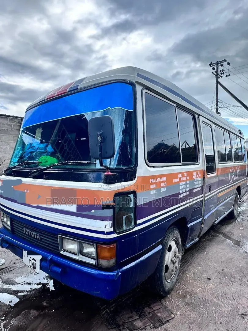 Toyota Coaster 1999