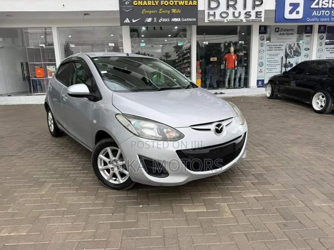 Mazda Demio 2011 Silver