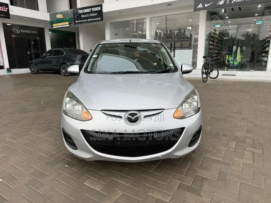 Mazda Demio 2011 Silver