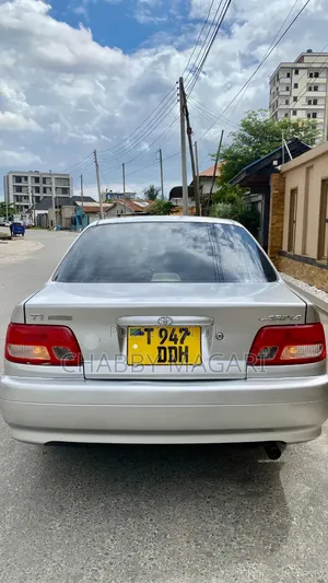 Toyota Carina 1.5 FWD Sedan 2000 Silver