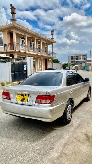 Toyota Carina 1.5 FWD Sedan 2000 Silver