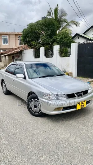 Toyota Carina 2000 Silver