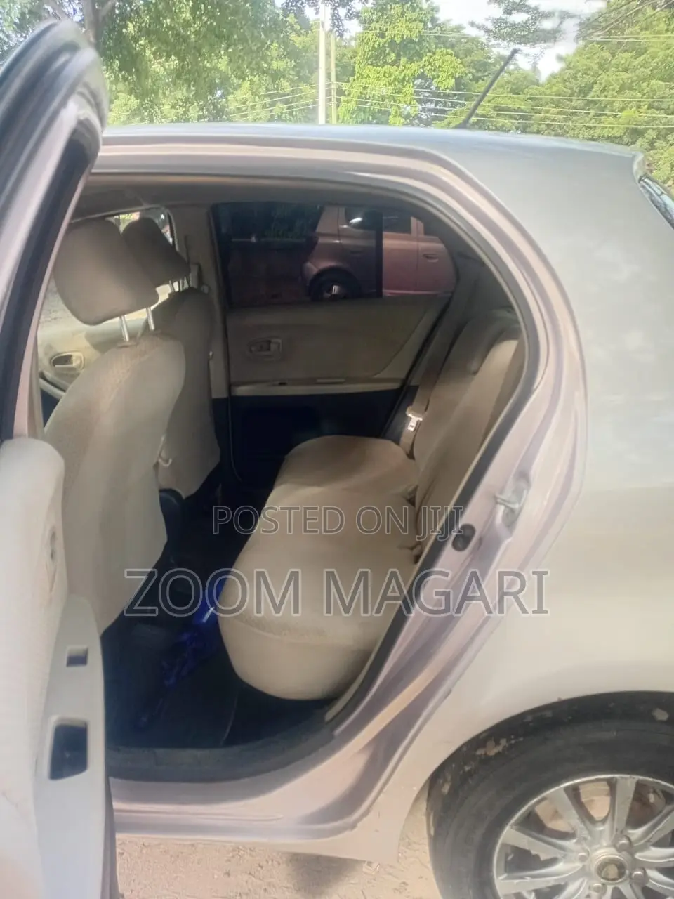 Toyota Vitz 2003 Silver