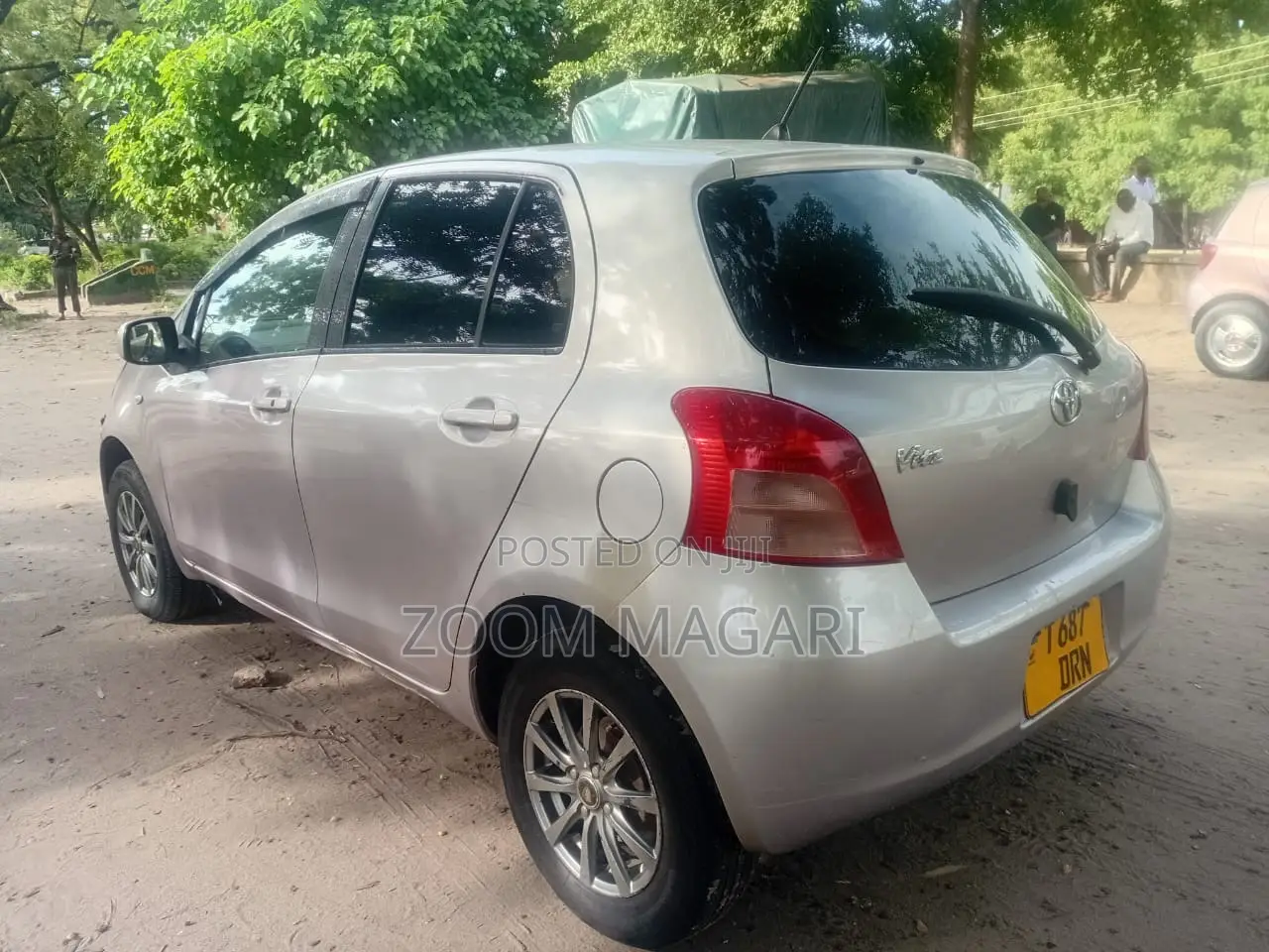 Toyota Vitz 2003 Silver