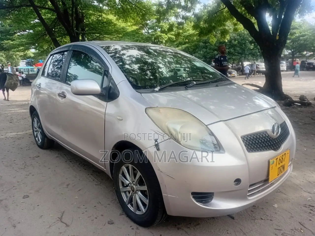 Toyota Vitz 2003 Silver