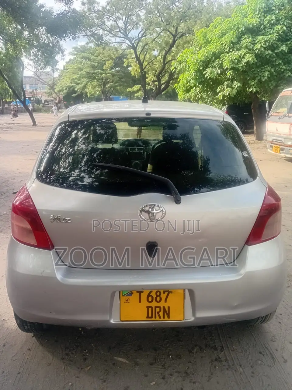 Toyota Vitz 2003 Silver