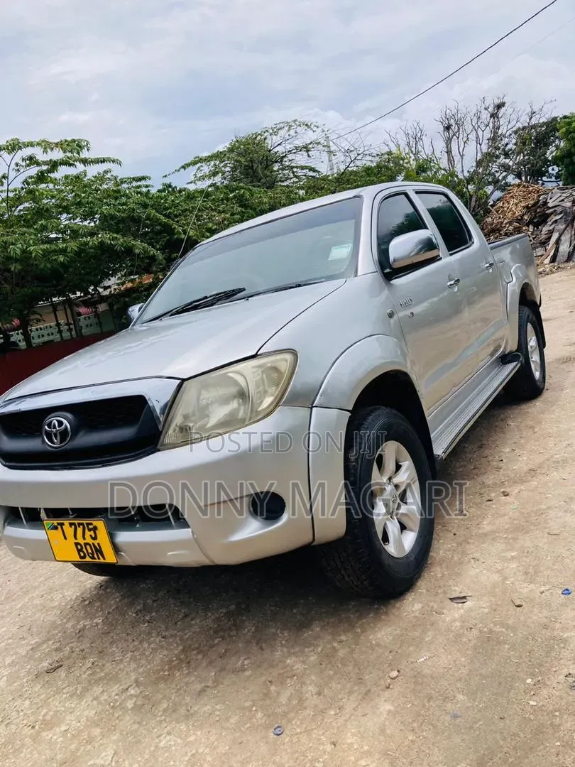 Toyota Hilux 2012 Silver