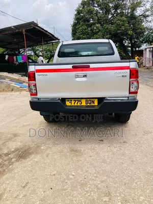 Toyota Hilux 2012 Silver
