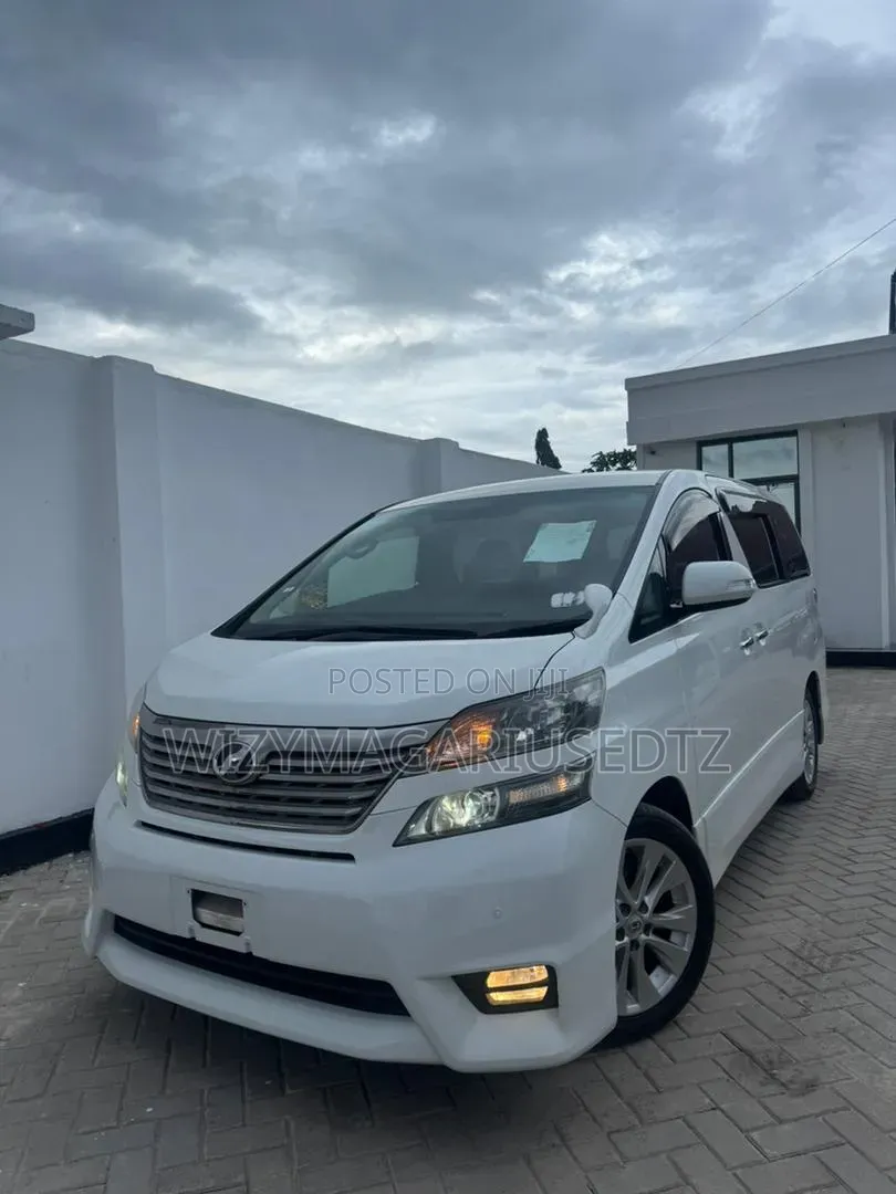 Toyota Vellfire 2009 Pink