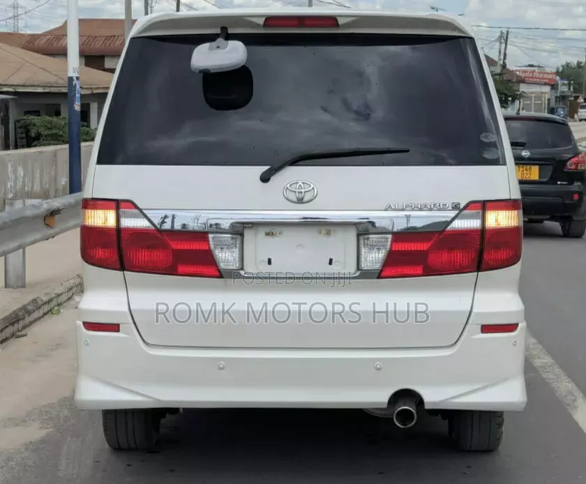 Toyota Alphard 2005 White