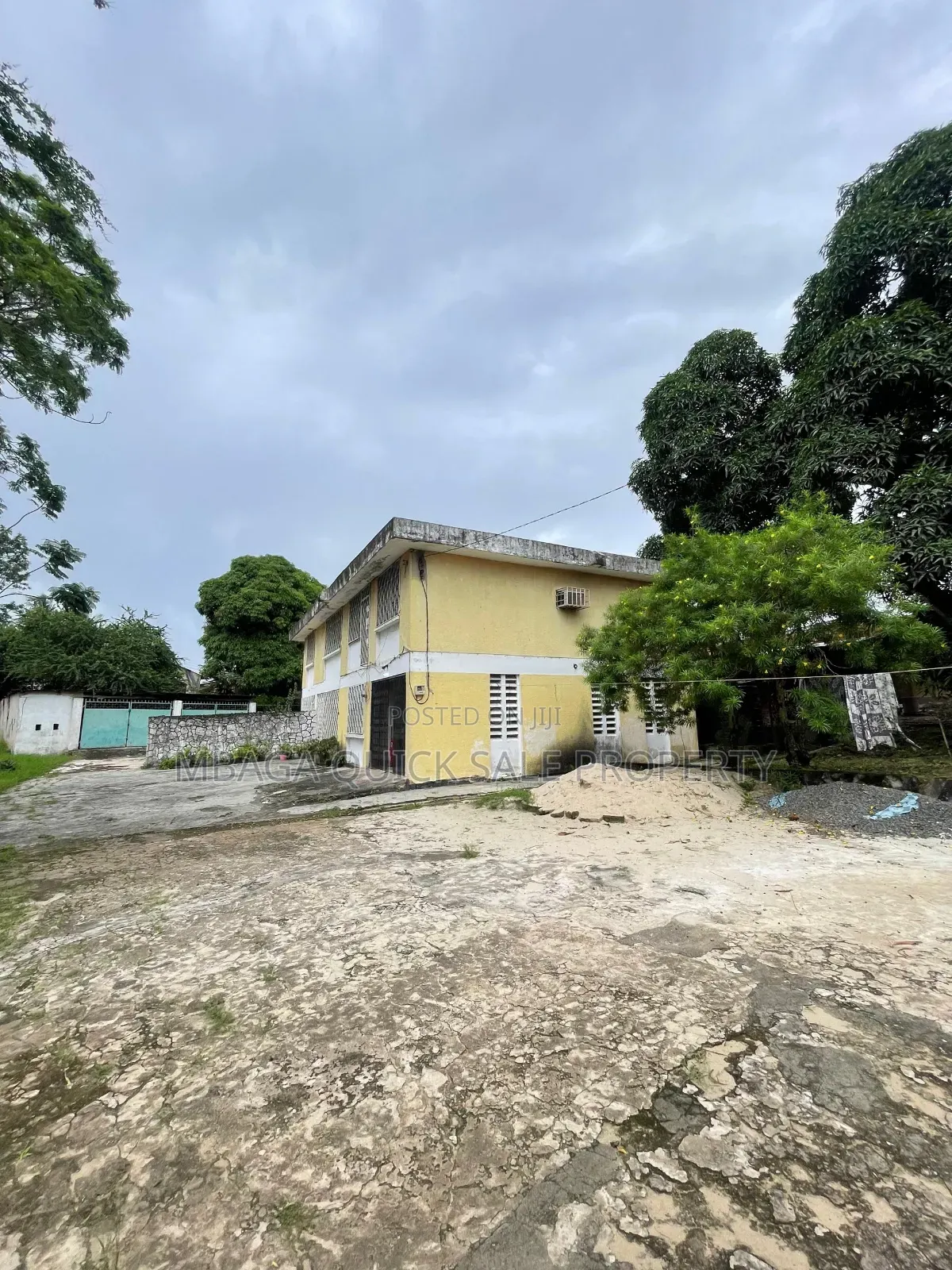 Plot Area SQM 980 for Sale at Kimara Kona