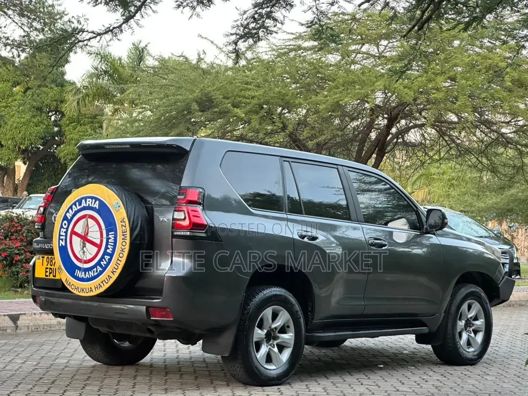 Toyota Land Cruiser Prado 2016 Gray