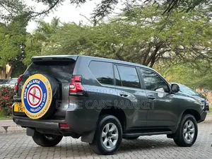 Toyota Land Cruiser Prado 2016 Gray