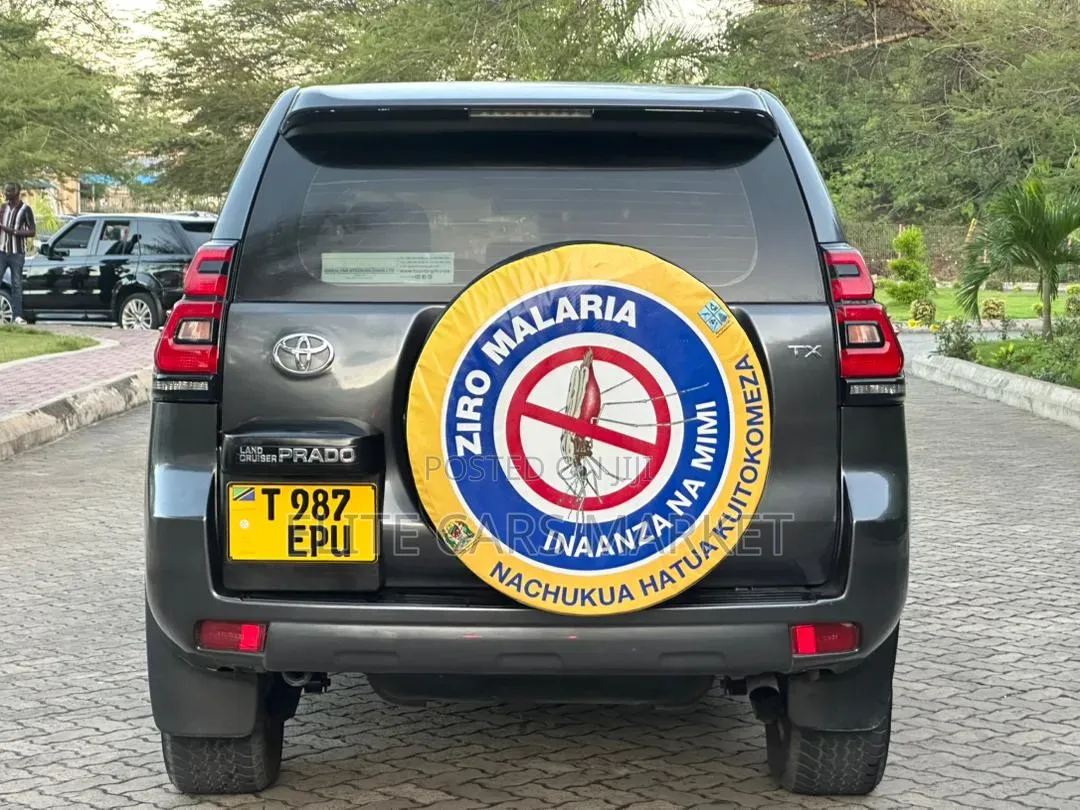 Toyota Land Cruiser Prado 2016 Gray