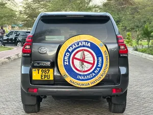 Toyota Land Cruiser Prado 2016 Gray