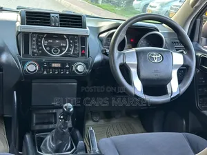 Toyota Land Cruiser Prado 2016 Gray