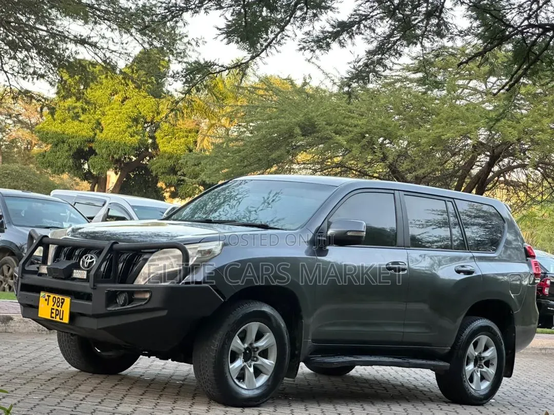 Toyota Land Cruiser Prado 2016 Gray