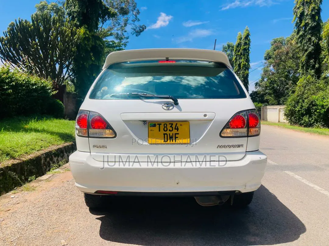 Toyota Harrier 2002 White
