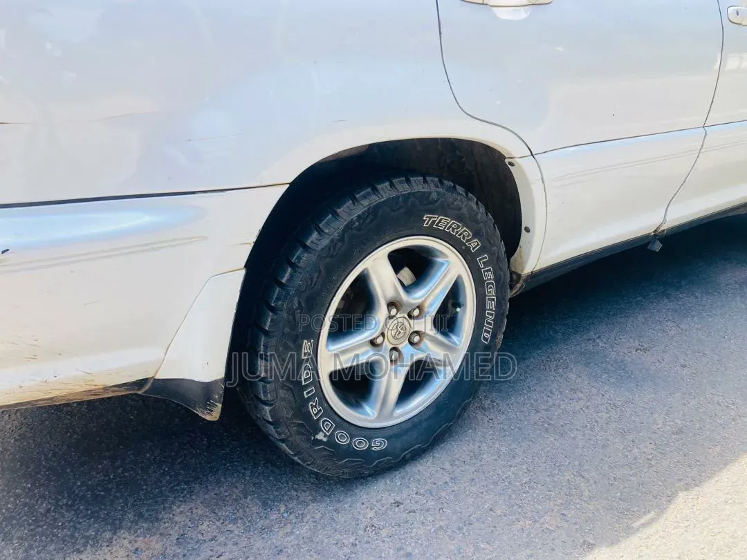 Toyota Harrier 2002 White