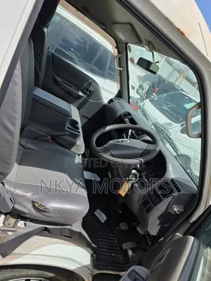 Mazda Bongo 2013 White