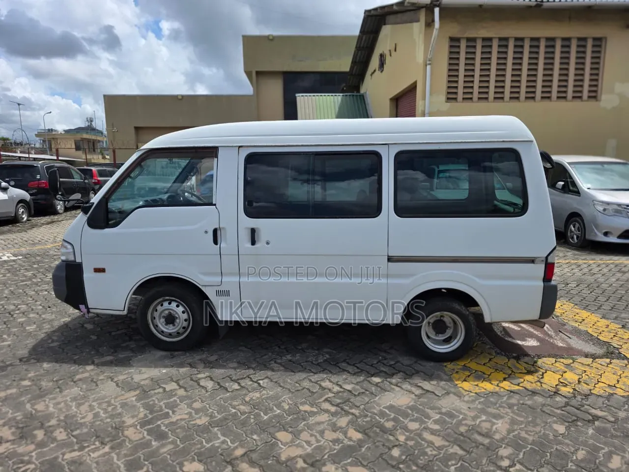 Mazda Bongo 2013 White