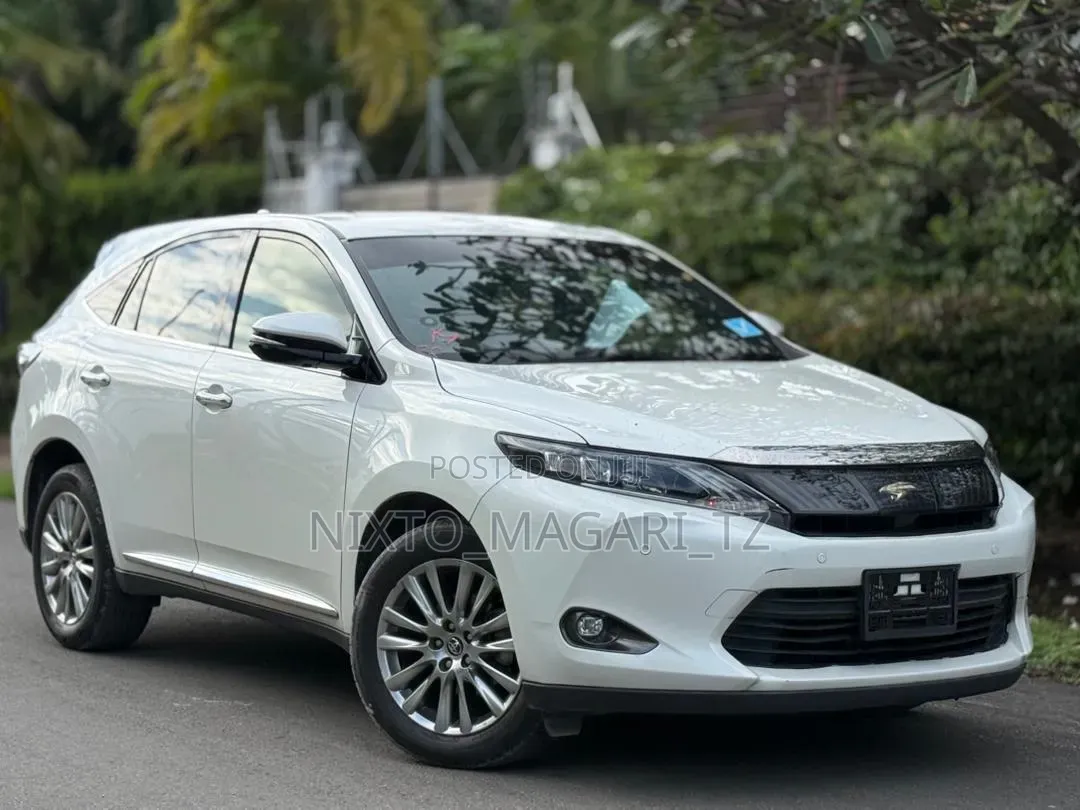 Toyota Harrier 2.0 4WD 2016 White