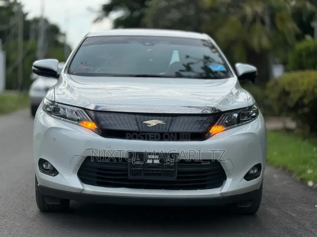 Toyota Harrier 2.0 4WD 2016 White