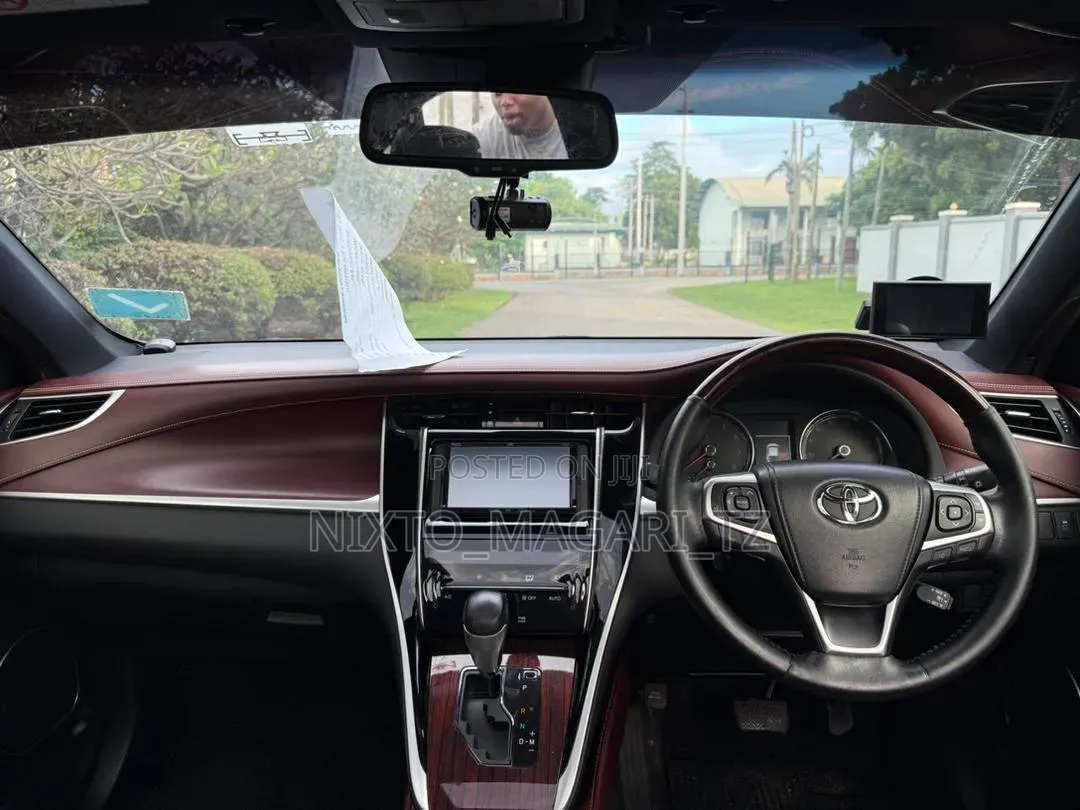 Toyota Harrier 2.0 4WD 2016 White