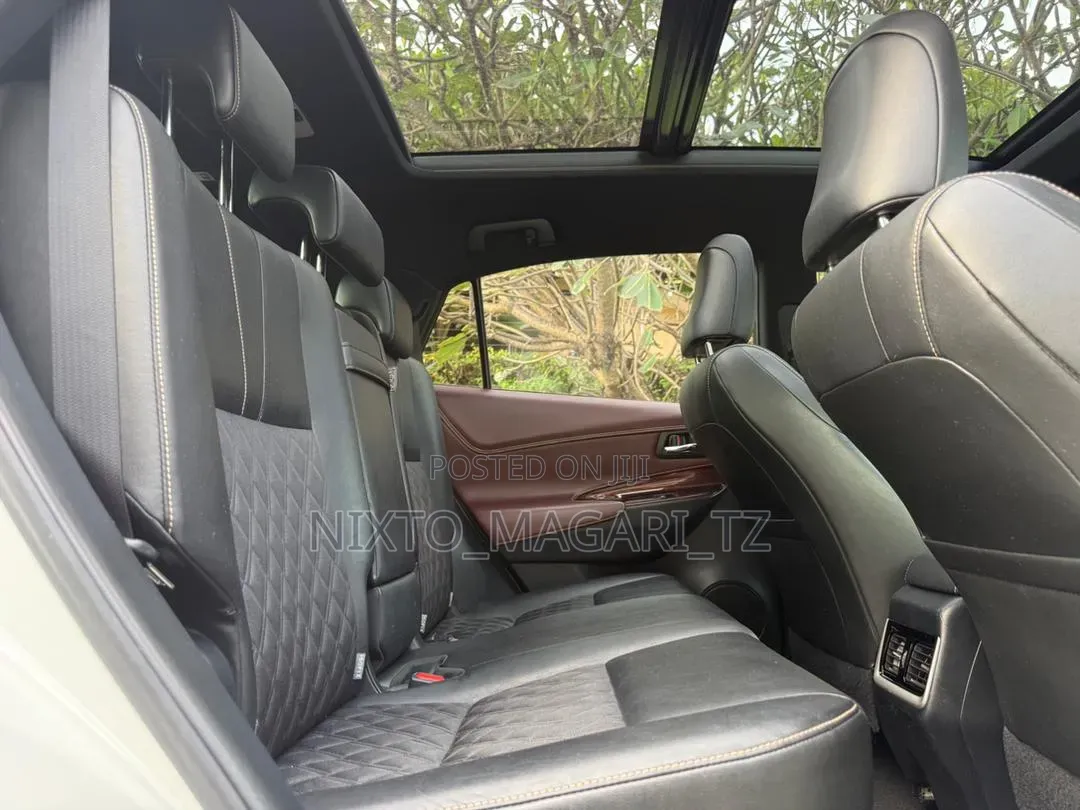 Toyota Harrier 2.0 4WD 2016 White