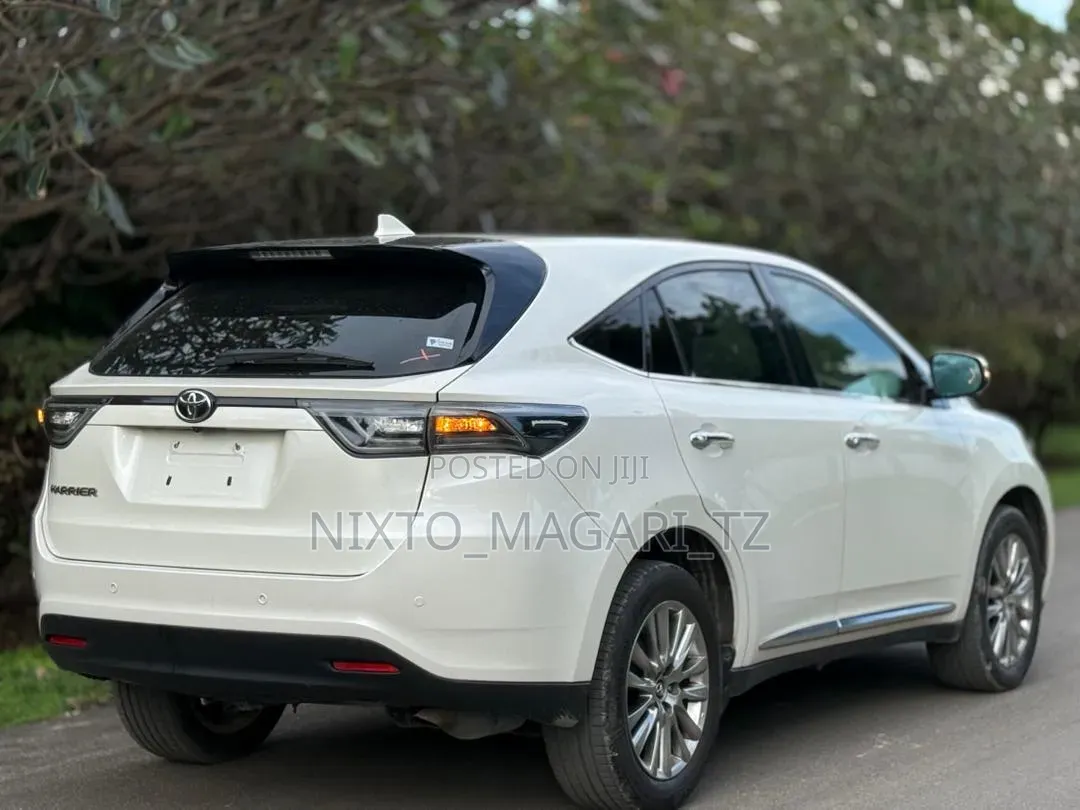 Toyota Harrier 2.0 4WD 2016 White
