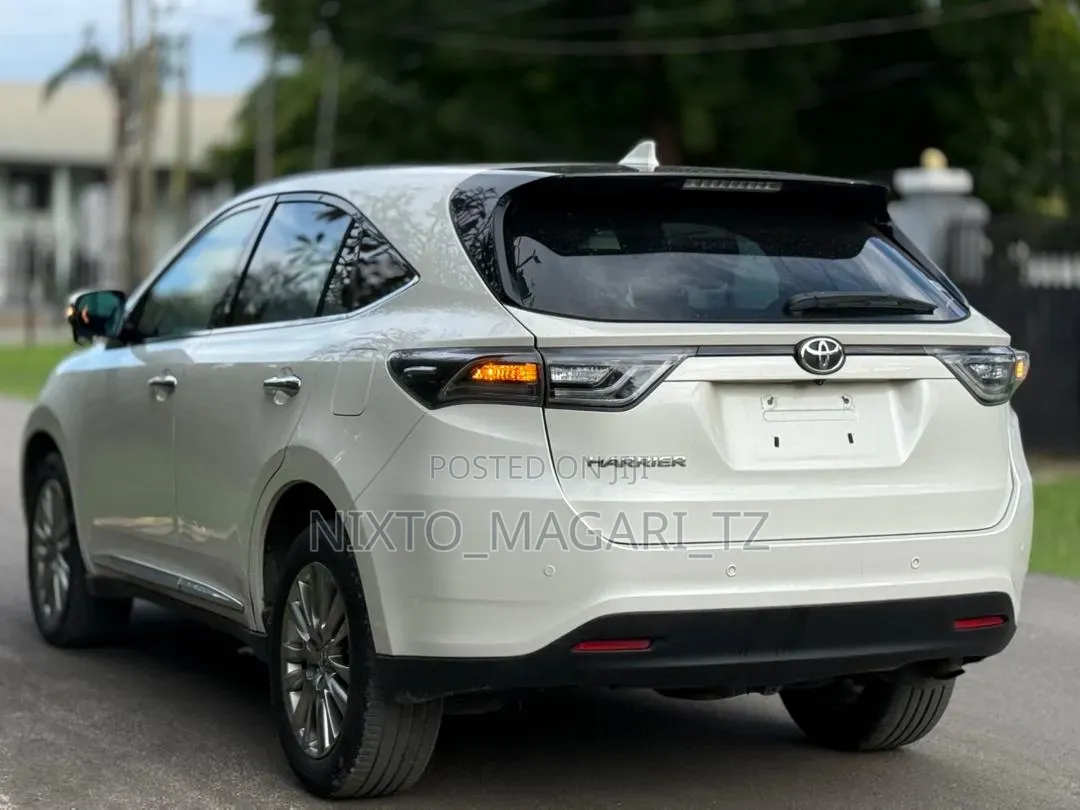 Toyota Harrier 2.0 4WD 2016 White