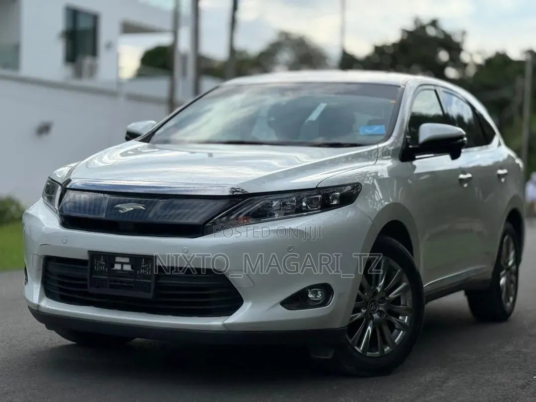 Toyota Harrier 2.0 4WD 2016 White