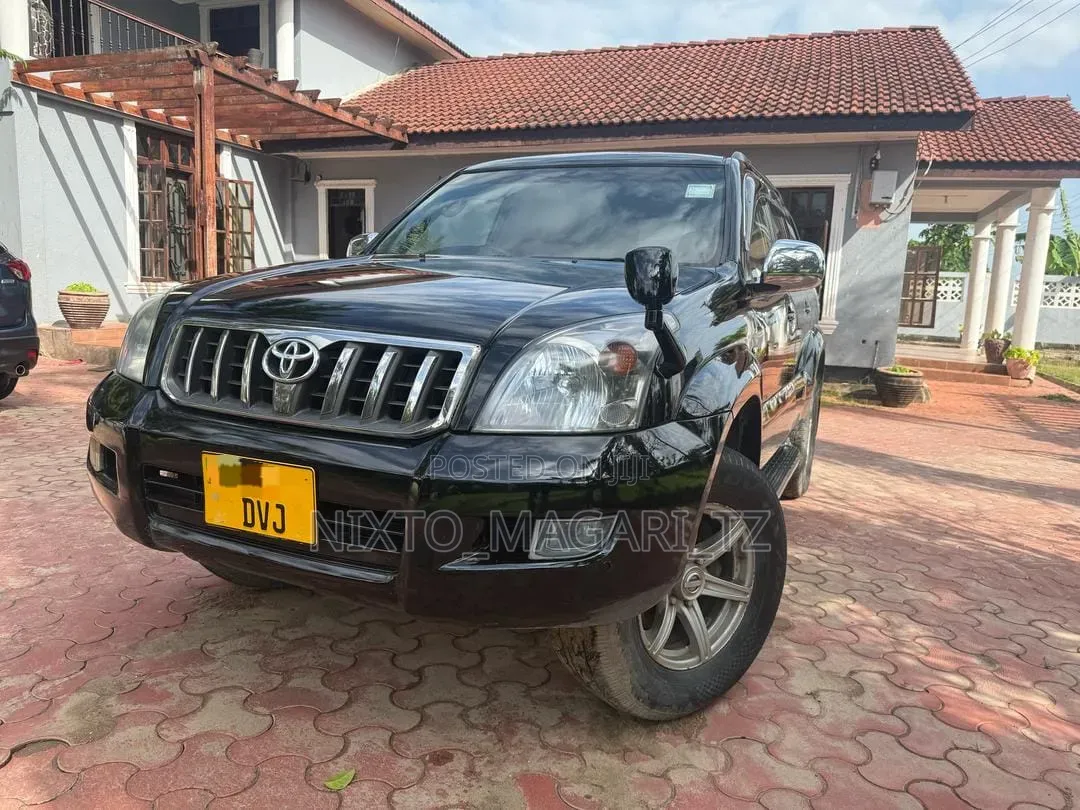 Toyota Land Cruiser 2005 Black