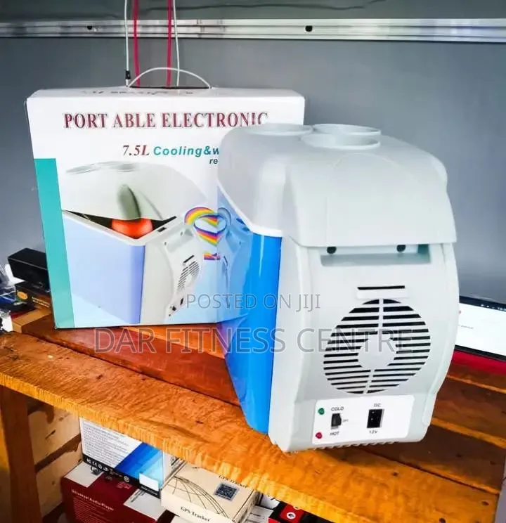Mini Car Refrigerator 7.5 Litre