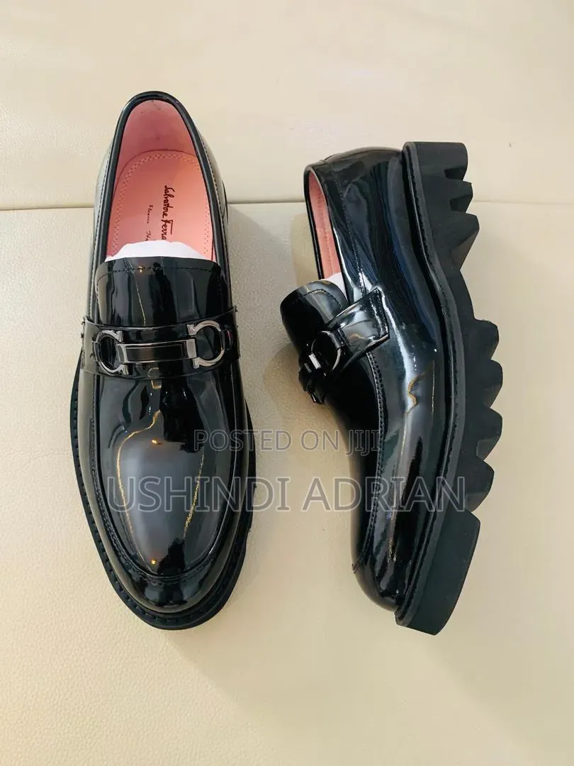 New ArrivalViatu Vya Kisasa Na Quality Ya Juu