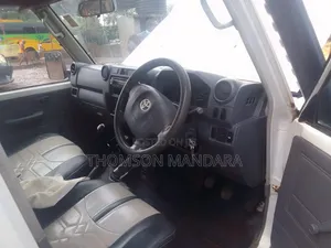 Toyota Land Cruiser 2014 Off white