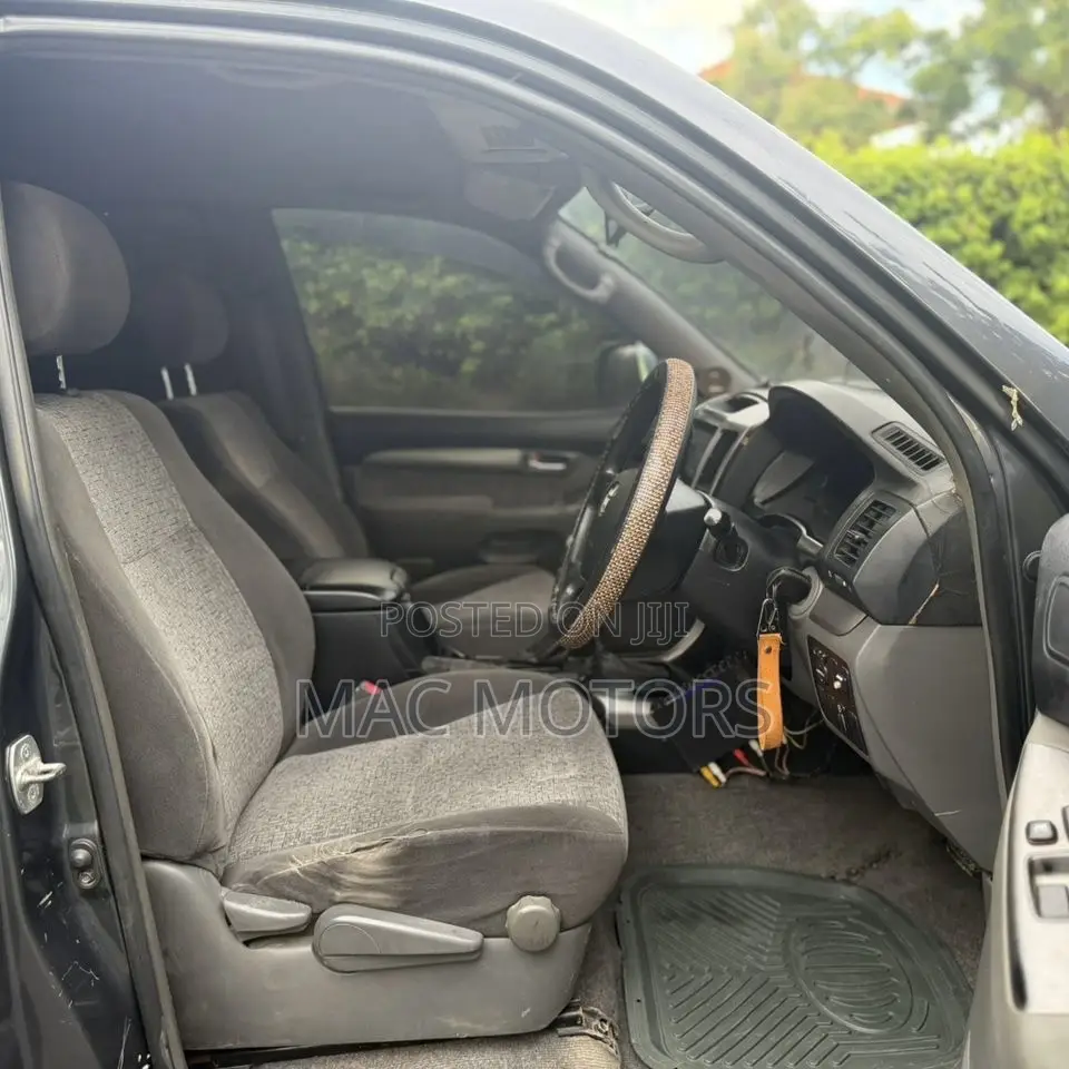 Toyota Land Cruiser Prado 2004 Black