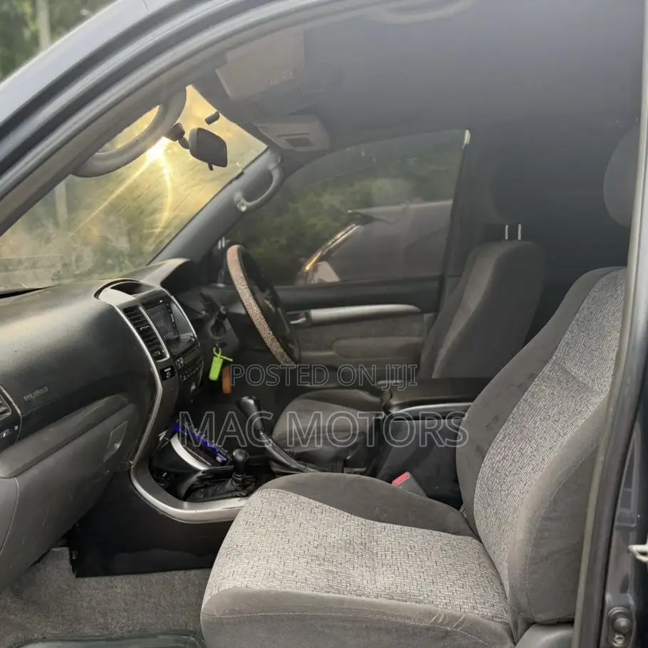 Toyota Land Cruiser Prado 2004 Black