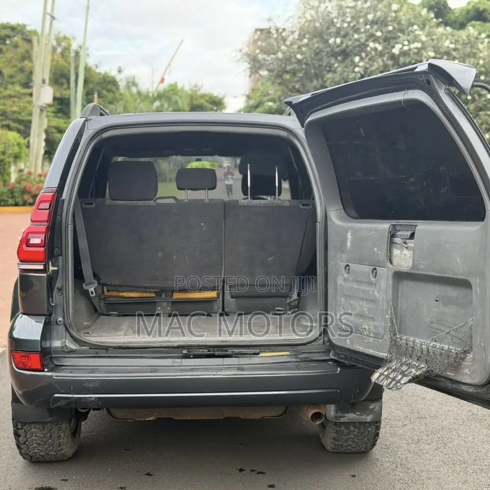 Toyota Land Cruiser Prado 2004 Black