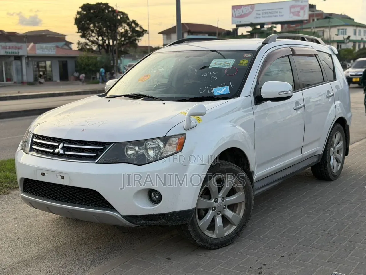 Mitsubishi Outlander ES 2010 White