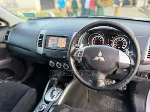 Mitsubishi Outlander ES 2010 White
