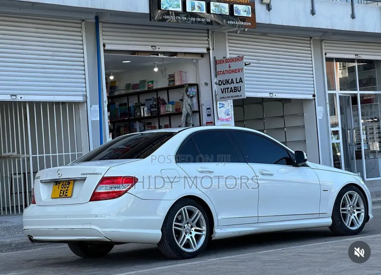 Mercedes-Benz C200 2009 White