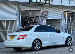 Mercedes-Benz C200 2009 White