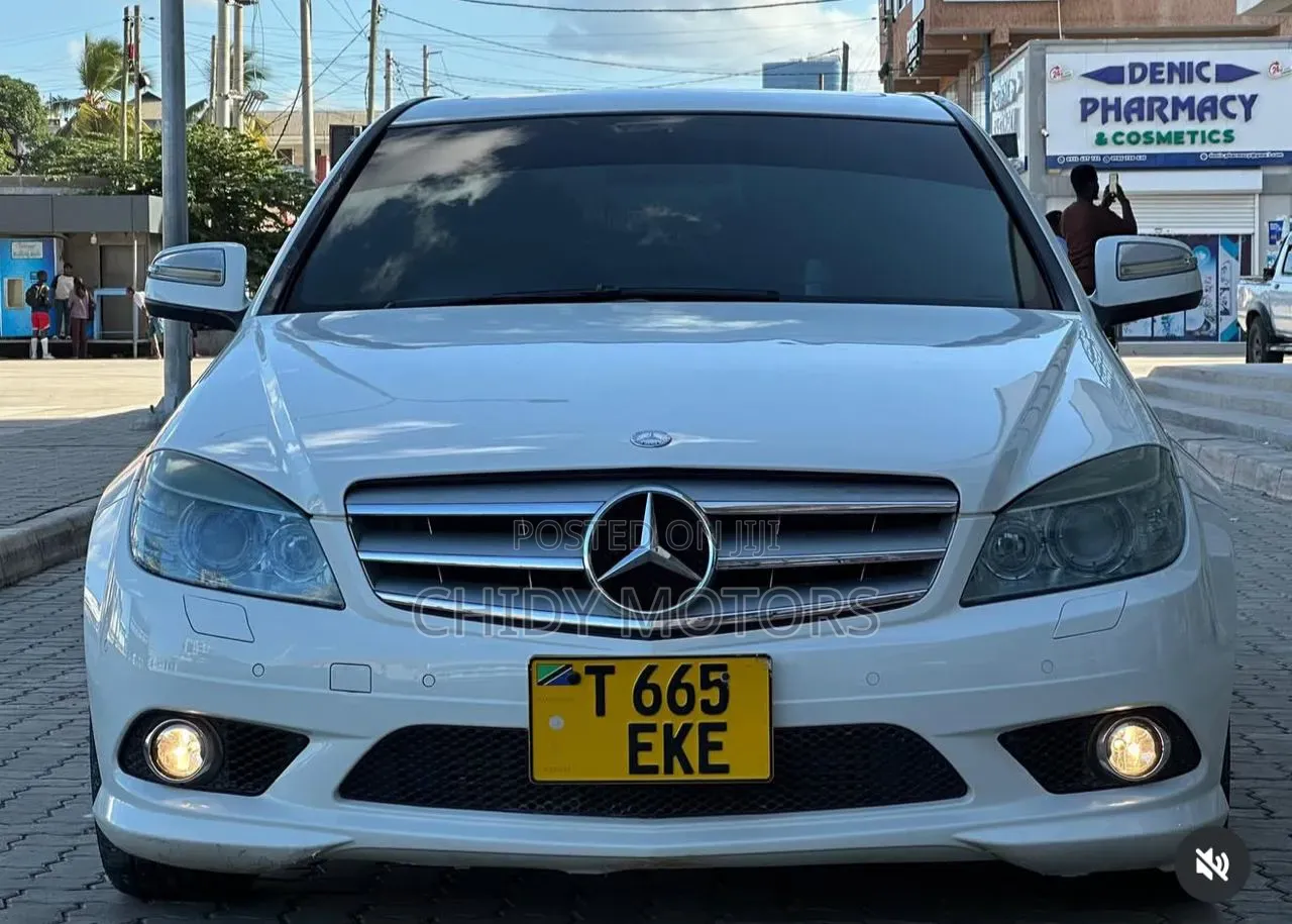 Mercedes-Benz C200 2009 White