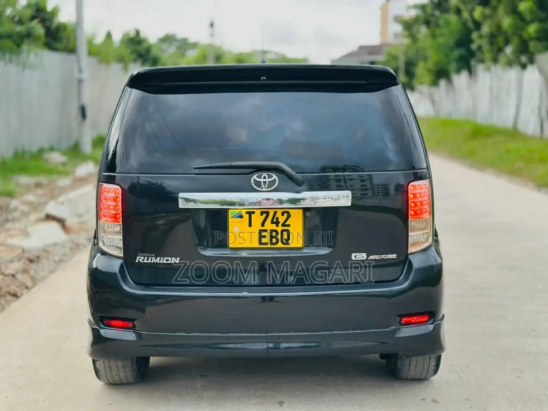 Toyota Corolla Rumion 2008 Black