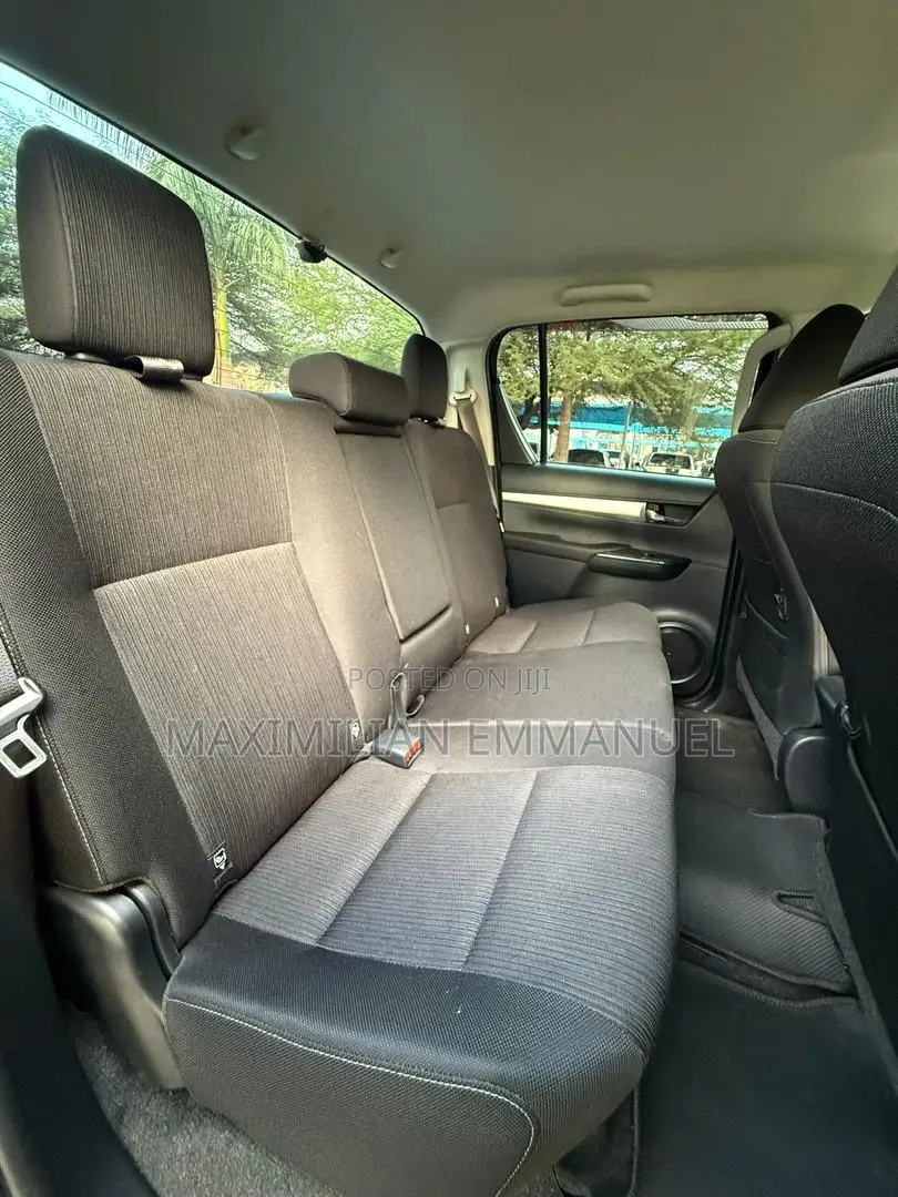 Toyota Hilux 2020 Black