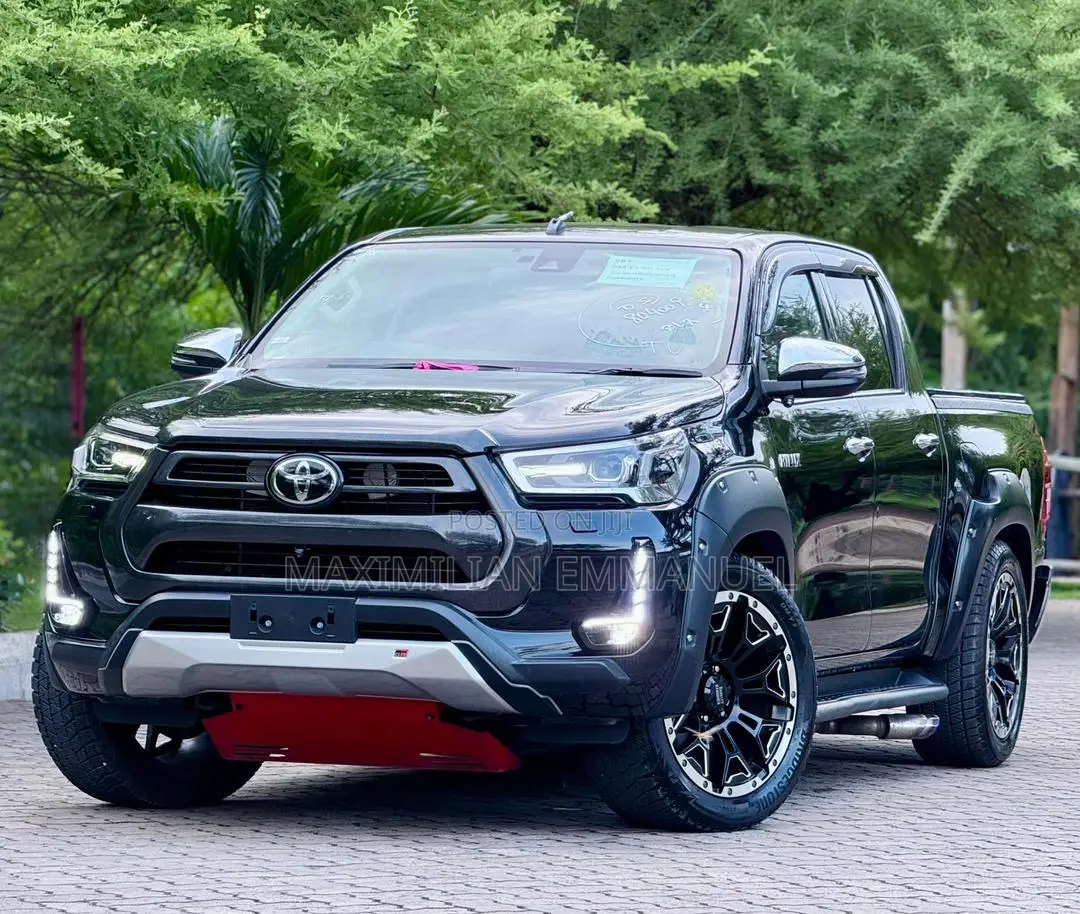 Toyota Hilux 2020 Black